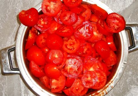 biber ve domates karışık salça yapımı